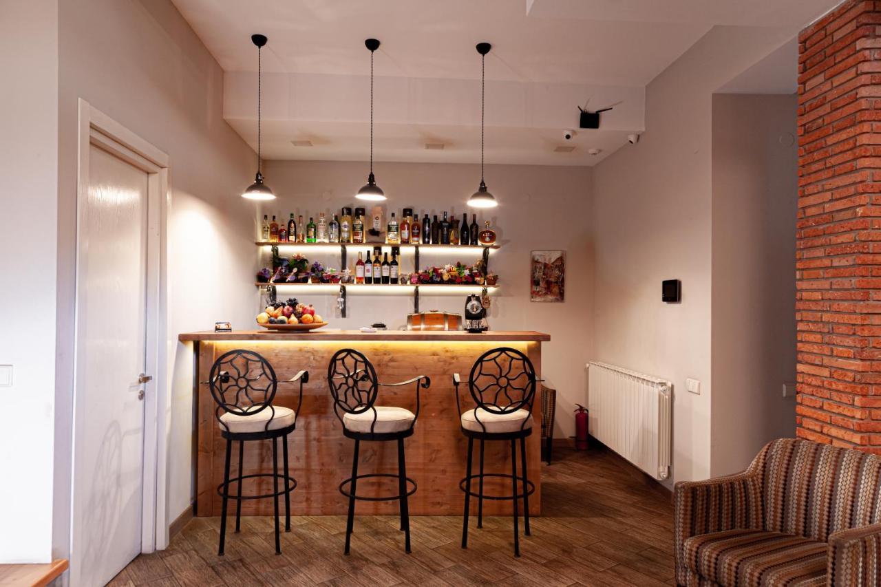 Hotel Winoterra Tbilisi Esterno foto